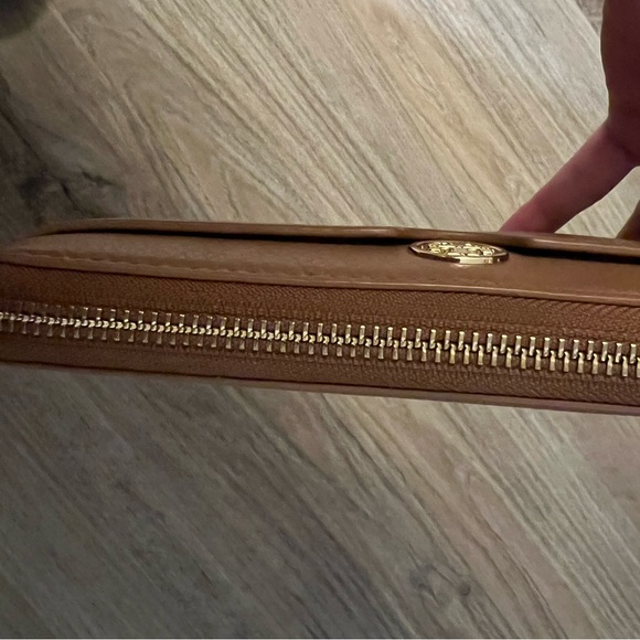 Tory Burch wallet - Picture 4 of 4